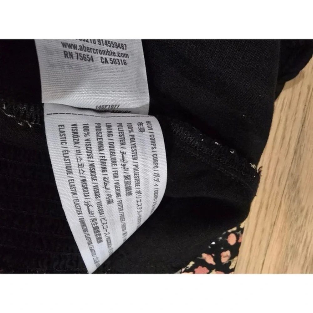 Abercrombie and Fitch‎ Top Black Size XS Sweetheart Puff Sleeve